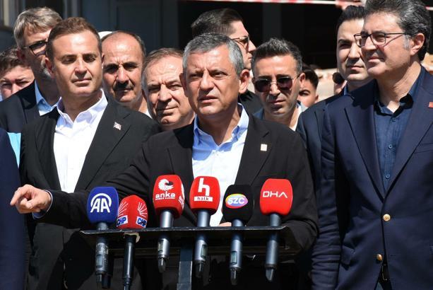 Özgür Özel: Sındırgı'nın bir beklentisi var; buranın hızlıca afet bölgesi ilan edilmesi gerekiyor