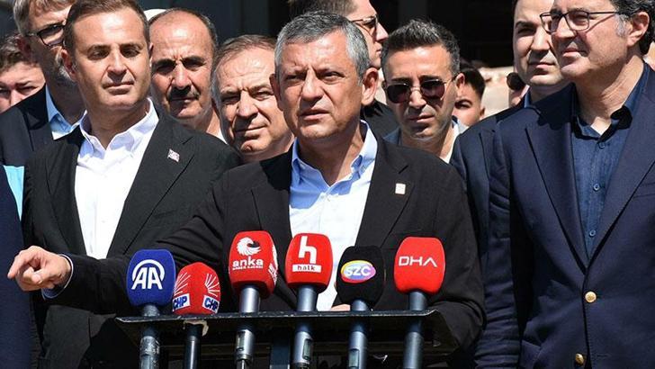 Özgür Özel: Sındırgı'nın bir beklentisi var; buranın hızlıca afet bölgesi ilan edilmesi gerekiyor