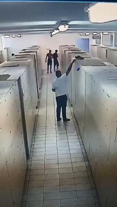 İstanbul - Esenyurt'ta hırsızlık: Dolabı kırıp cüzdan ve çanta çaldı