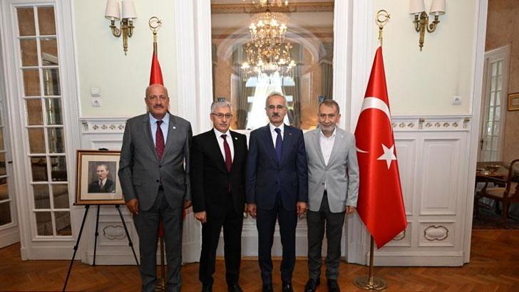 Bakan Uraloğlu, Türkiye’nin Bükreş Büyükelçiliği’nin ziyaret etti