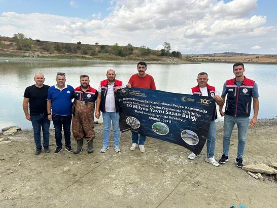 Tekirdağ’da 975 bin 440 pullu sazan yavrusu göletlere bırakıldı