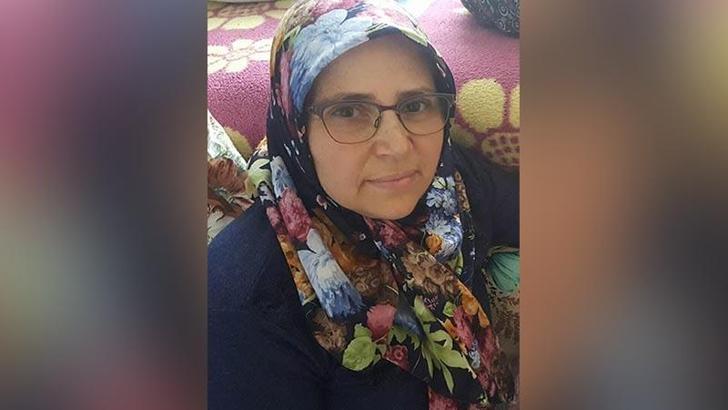 Sokak köpeklerinden kaçmak isterken otomobilin çarptığı kadın öldü