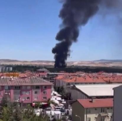 Kütahya’da tugay komutanlığının yemekhanesinde çıkan yangın kontrol altına alındı