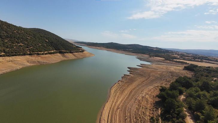 Barajın su seviyesinin yüzde 1'in altına düştü; belediye tasarruf çağrısı yaptı