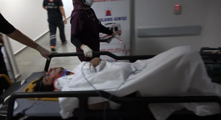 Tamir sırasında 5’inci kattan zemine çakılan asansör kabinindeki 2 işçi yaralandı