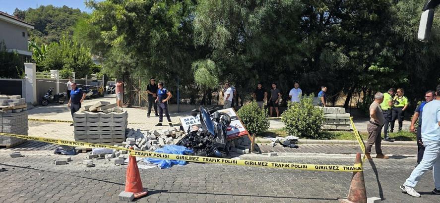 Motosikletiyle yol yapım çalışması levhasına çarpan motosikletli öldü