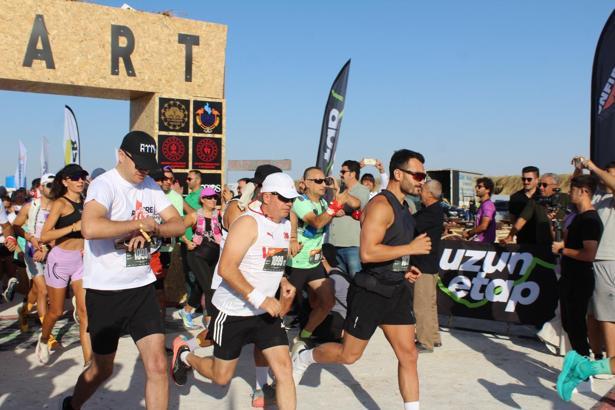 Runfire Salt Lake Ultra Trail Maratonu, Tuz Gölü'nde renkli görüntülerle başladı / Video eklendi