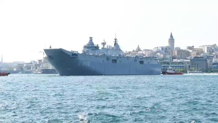 İstanbul- Çanakkale'den yola çıkan TCG Anadolu, İstanbul Boğazı'nda