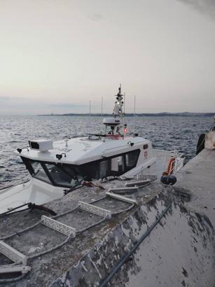 Feribottan denize atlayarak intihar girişiminde bulunan kadını yolcu kurtarıldı; o anlar kamerada