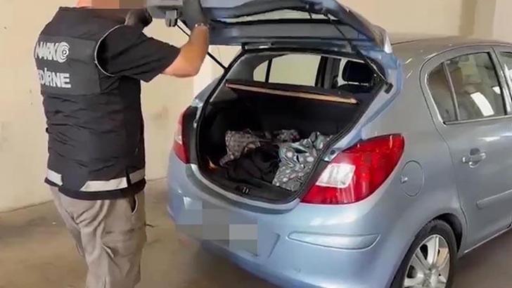 Bulgaristan'dan gelen otomobilde 26 kilo uyuşturucu ele geçirildi