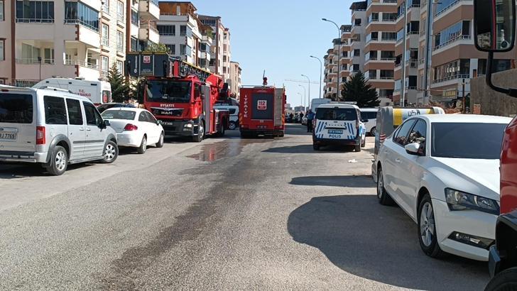 Gaziantep’te apartmanın çatı katı yandı