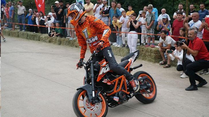 Rize’de motosiklet şov hayran bıraktı