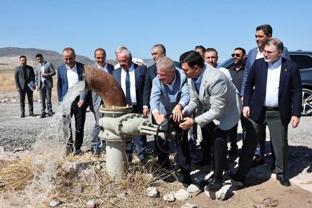 Dikili'nin jeotermal su kuyusu açıldı