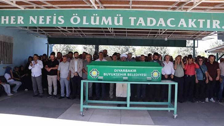 Mersin'deki kazada ölen Farah, Diyarbakır’da defnedildi
