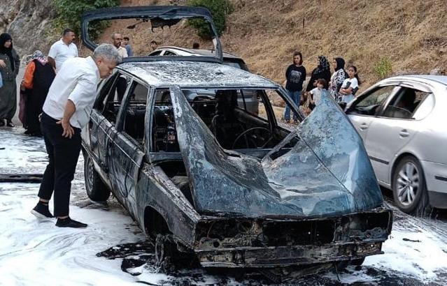 Gaziantep'te seyir halindeyken alev alan otomobil yandı