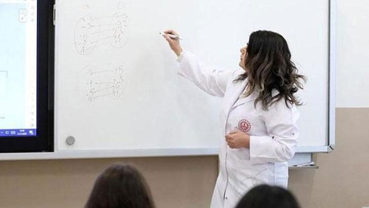 Öğretmenlerin iller arası isteğe bağlı yer değişikliği başvuruları başlıyor