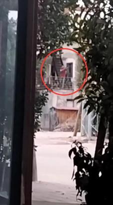 Balkondan havaya ateş açan şüpheli, gözaltına alındı