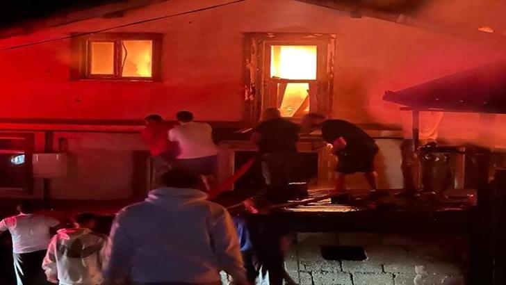Zonguldak'ta 4 ev ve 1 iş yeri yandı