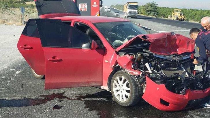 Malatya'da otomobil çekiciye çarptı: 5 yaralı