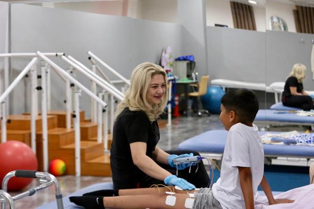 Kepez Belediyesi Sağlık Merkezi'nden 375 bin 866 kişiye şifa eli