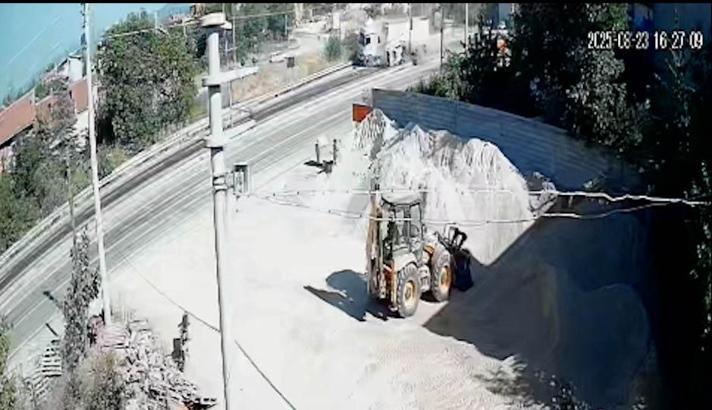 3 kişinin öldüğü kazanın anı ortaya çıktı, mahalleli yolu kapatıp eylem yaptı