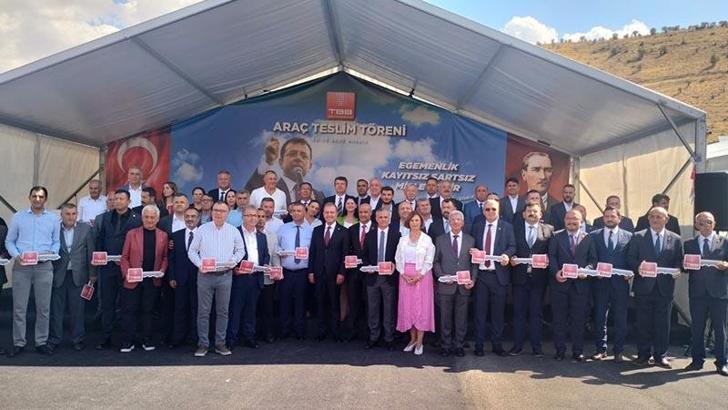 Türkiye Belediyeler Birliği, 53 belediyeye hizmet aracı teslim etti