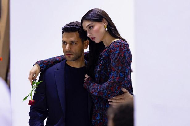 Güller ve Günahlar’ın afiş çekiminden ilk kareler