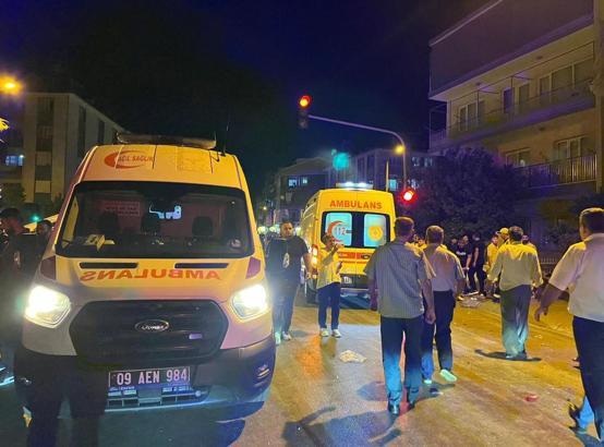 Aydın’da otomobil ile yolcu minibüsü çarpıştı: 11 yaralı