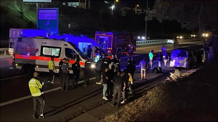 Sultanbeyli'de iki minibüs çarpıştı: 9 yaralı