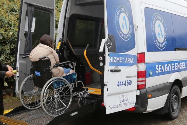 İhtiyaç sahiplerine sunulan ücretsiz ulaşım hizmeti devam ediyor