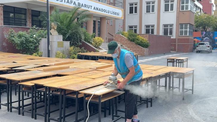 Avcılar ve Küçükçekmece’de denetimli serbestlik kapsamındaki yükümlüler okulları temizledi