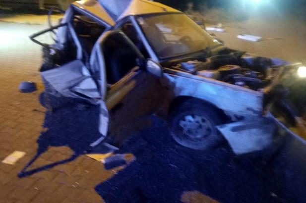 TIR ile çarpışan otomobildeki çift öldü, kızları ağır yaralandı