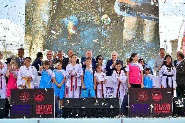 Bakan Bak, Mimar Sinan Spor Kompleksi’nin temel atma törenine katıldı