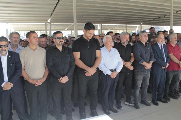 Taha Akgül'ün dedesi son yolculuğuna uğurlandı