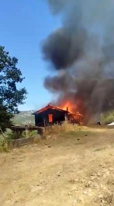 Eğirdir'de ev yangını