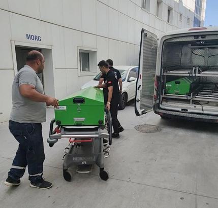 Kuşadası sahilinde kıyıya vurmuş erkek cesedi bulundu