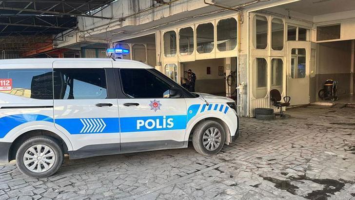 Oto tamirci kalfası, oynadığı tabancanın ateş almasıyla çırağını yaraladı