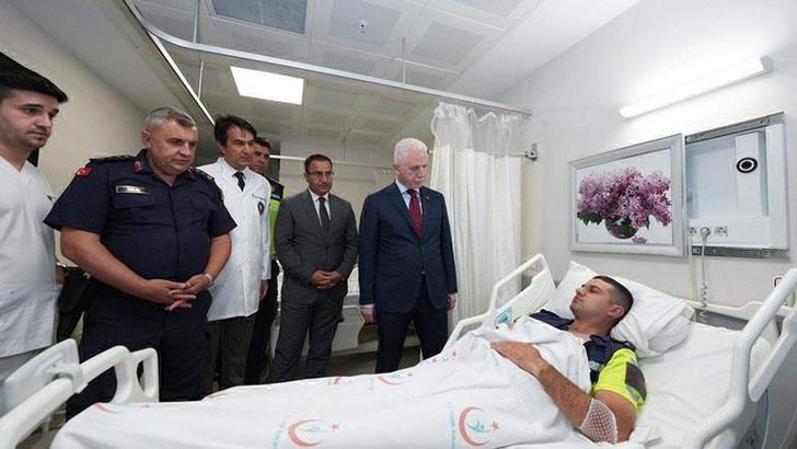 Vali Gül, kazada yaralanan jandarma personelini ziyaret etti