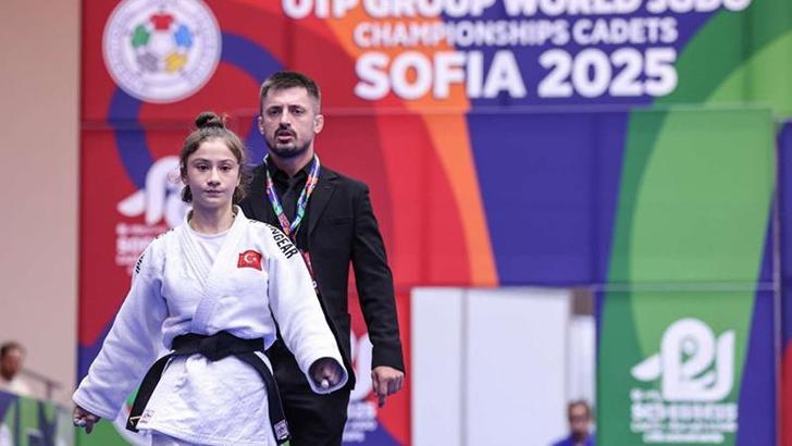 Sema Nur Yüksel, Ümitler Judo Şampiyonası’nda, dünya ikincisi oldu