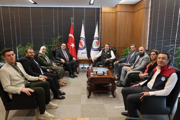 Eğitim-Bir-Sen Genel Başkanı Yalçın, Suriye Öğretmenler Sendikası ile bir araya geldi