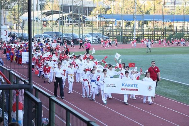 Kağıthane'de 10 bin çocuk yaz spor okullarından mezun oldu