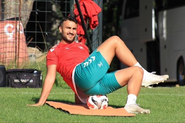 Karşıyaka Ömer Faruk'u bekliyor