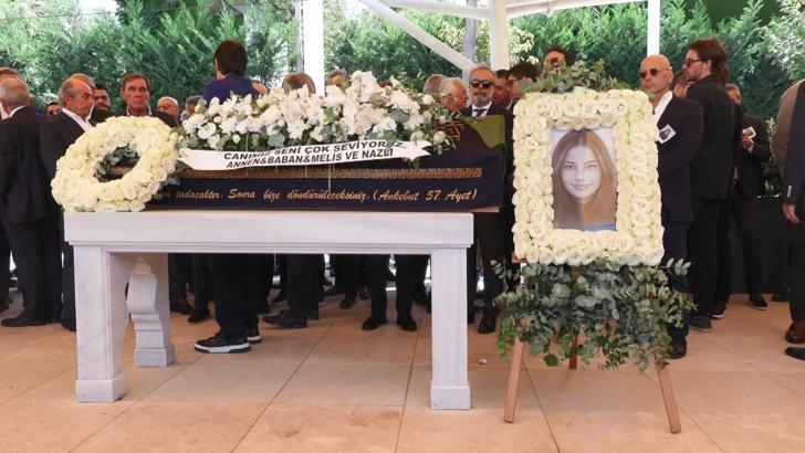 İstanbul- Miami'de hayatını kaybeden Defne Akçakayalıoğlu son yolculuğuna uğurlandı