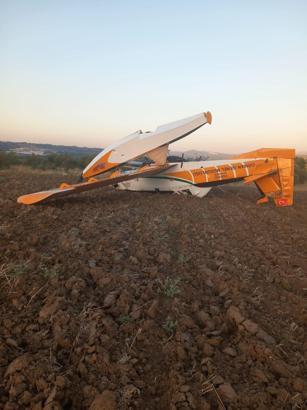 Aydın'da orman yangınına müdahale eden uçak, zorunlu inişte kaza- kırıma uğradı