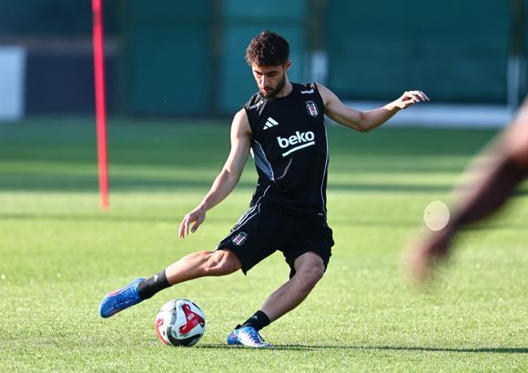 Beşiktaş'ta Tiago Djalo ilk kez takımla çalıştı