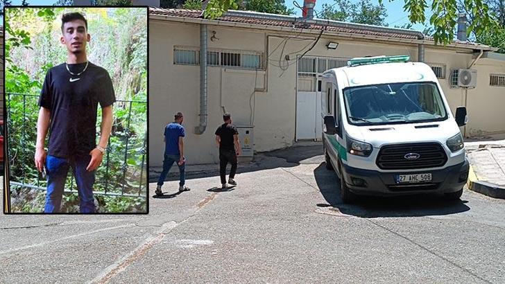 Husumetlileri tarafından parkta bıçaklanan Adem kurtarılamadı