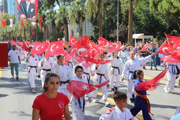 Denizli'de Zafer Bayramı coşkuyla kutlandı