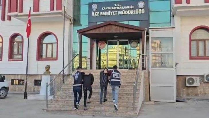 Husumetlileri tarafından bıçaklanarak öldürüldü; 2 tutuklama