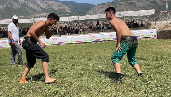Ardanuç Kültür ve Sanat Festivali, karakucak güreşleriyle başladı