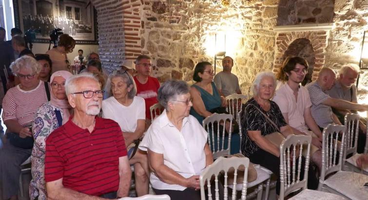 Tarihçi Naim Babüroğlu: Atatürk akıl, bilim ve umut demektir